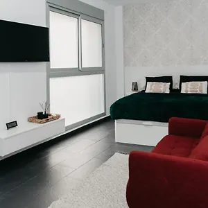 apolo-studio-apartamento-en-playa-de-las-canteras.in-canary-islands.com/